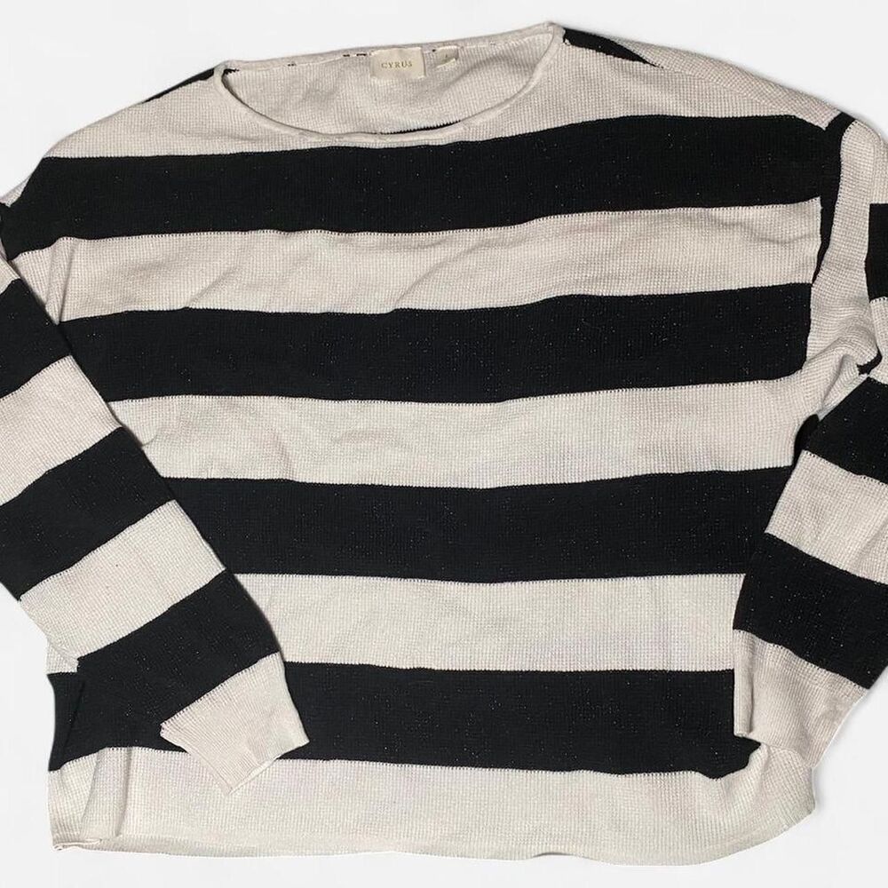 Unbranded Women's Black and White Jumper